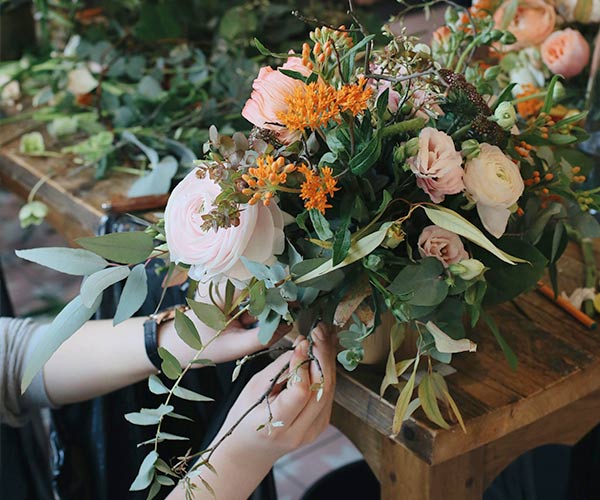 Pour vos ateliers floraux, pensez à Joséphine's flowers à Mozé sur Louet, enterrement de vie de jeune fille, anniversaires...