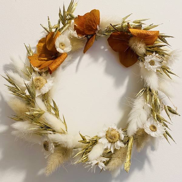 Couronne de fleurs séchées par Joséphine's Flowers.
